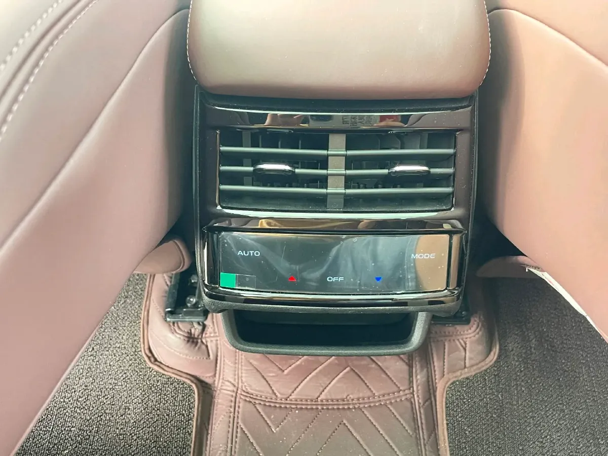 2024 Geely Monjaro 2.0T 238HP L4 8AT,autocango,china used car exporter,china ev exporter,chinese used car exporter,chinese used ev exporter