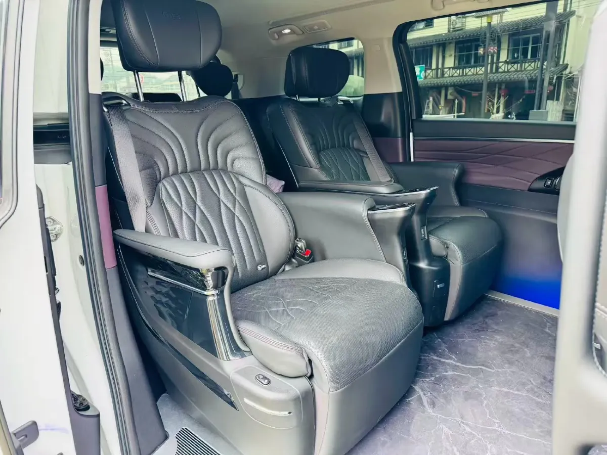 2023 GAC Trumpchi M8 2.0T 252HP L4 8AT,autocango,china used car exporter,china ev exporter,chinese used car exporter,chinese used ev exporter
