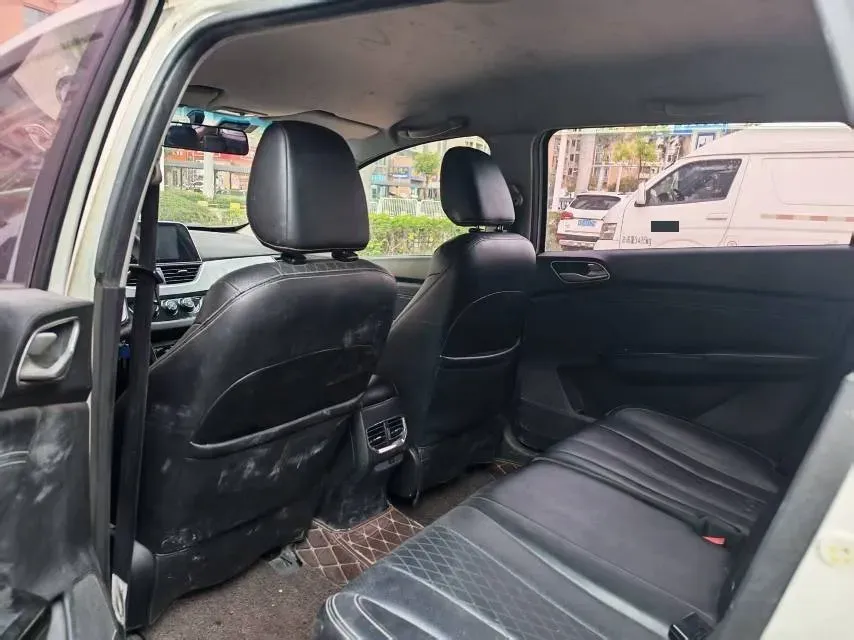 2018 BaoJun 360 1.5L 112HP L4 6MT,autocango,china used car exporter,china ev exporter,chinese used car exporter,chinese used ev exporter