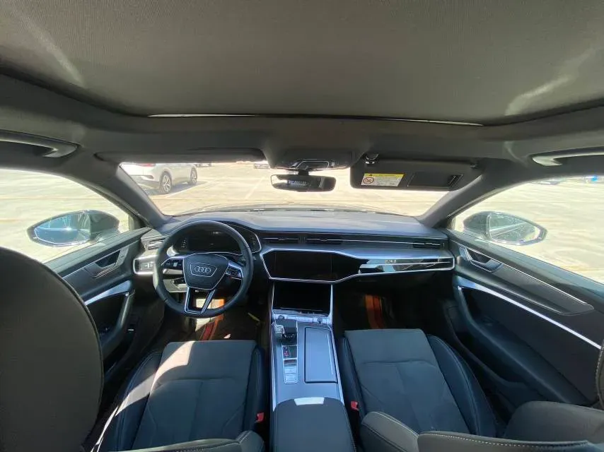 2022 Audi A6L 2.0T 190HP L4 7DCT,autocango,china used car exporter,china ev exporter,chinese used car exporter,chinese used ev exporter