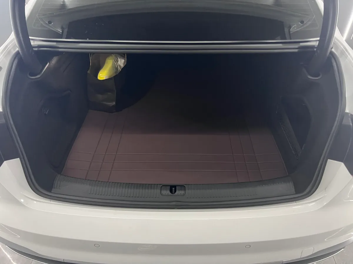 2020 Audi A4L 2.0T 150HP L4 7DCT,autocango,china used car exporter,china ev exporter,chinese used car exporter,chinese used ev exporter