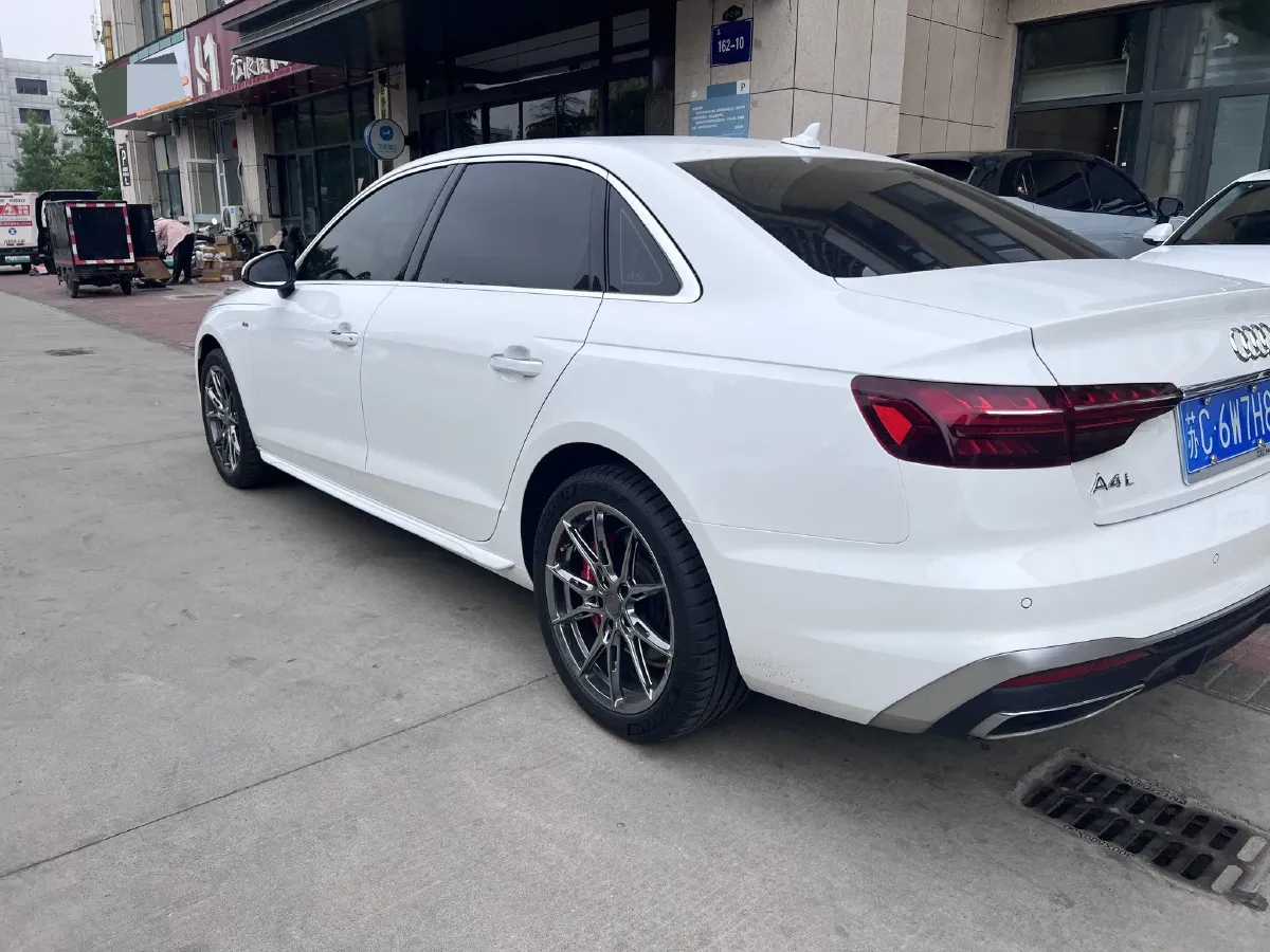2020 Audi A4L 2.0T 150HP L4 7DCT,autocango,china used car exporter,china ev exporter,chinese used car exporter,chinese used ev exporter