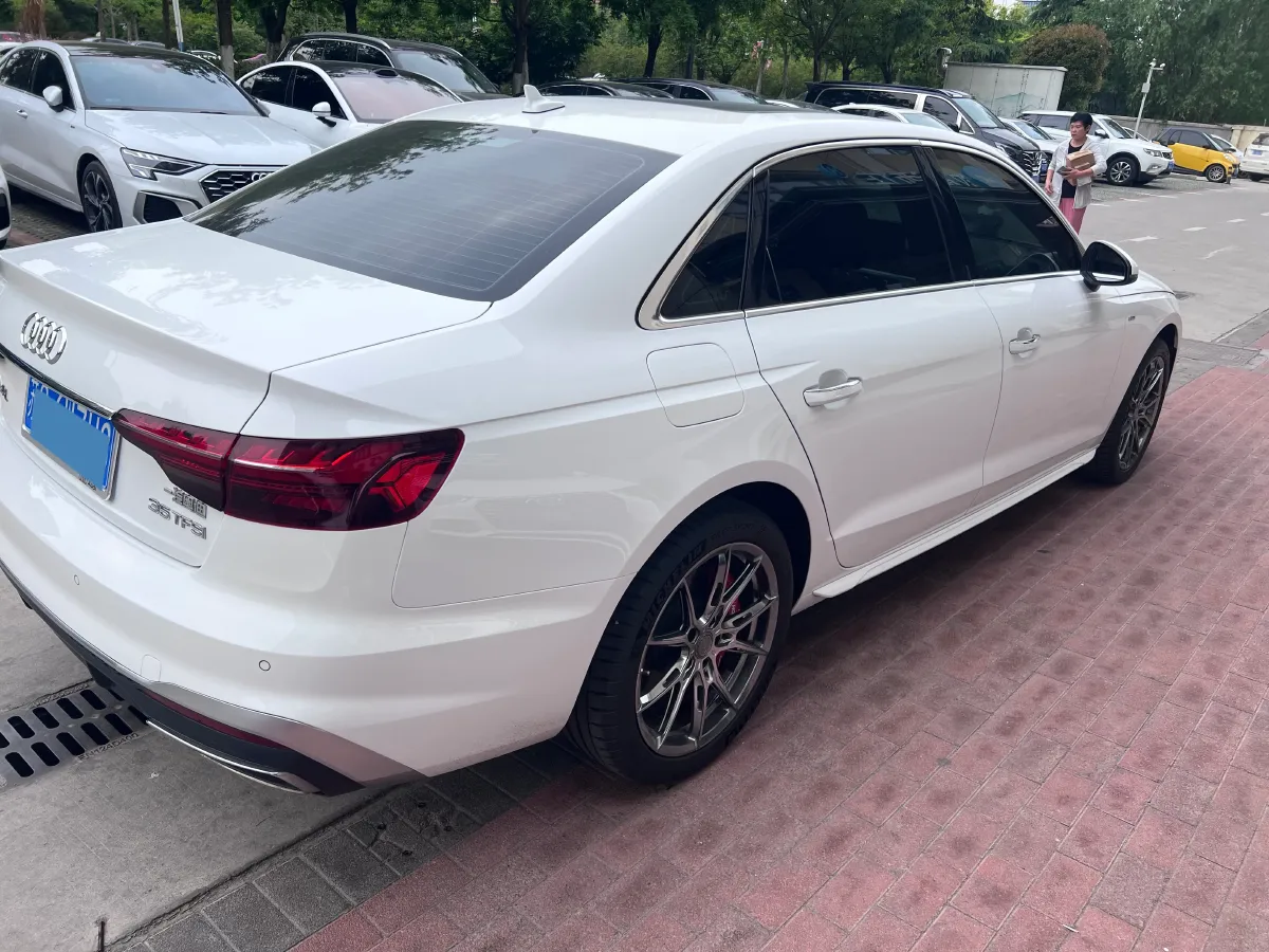 2020 Audi A4L 2.0T 150HP L4 7DCT,autocango,china used car exporter,china ev exporter,chinese used car exporter,chinese used ev exporter