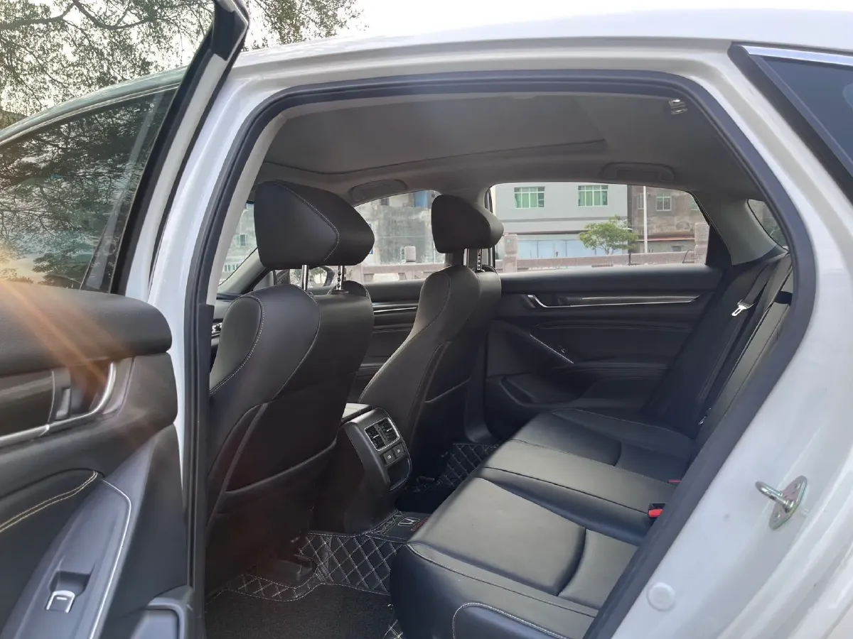 2022 Honda Accord 1.5T 194HP L4 CVT,autocango,china used car exporter,china ev exporter,chinese used car exporter,chinese used ev exporter