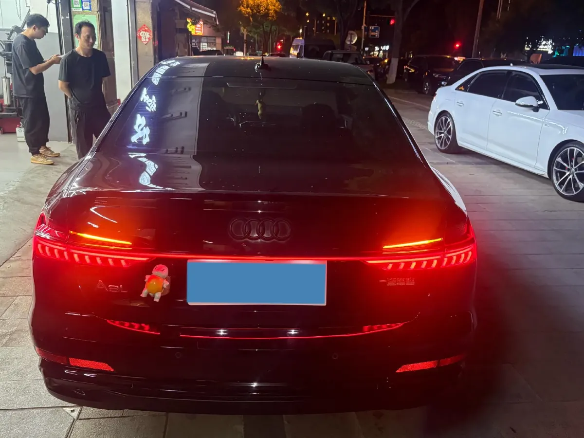 2023 Audi A6L 2.0T 190HP L4 7DCT,autocango,china used car exporter,china ev exporter,chinese used car exporter,chinese used ev exporter