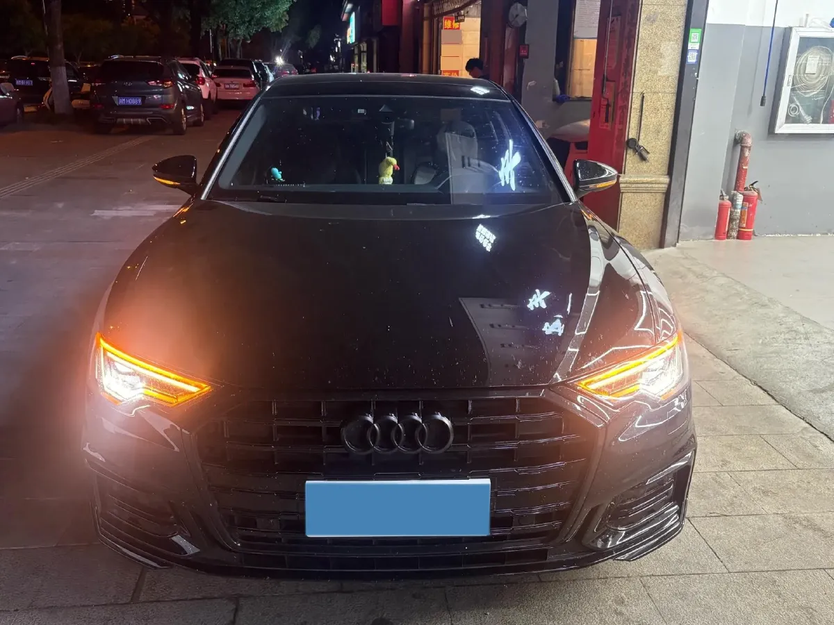 2023 Audi A6L 2.0T 190HP L4 7DCT,autocango,china used car exporter,china ev exporter,chinese used car exporter,chinese used ev exporter