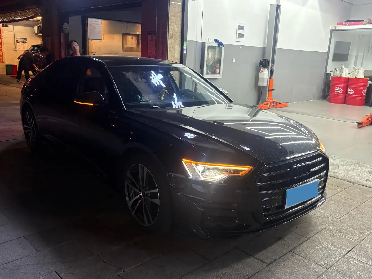 2023 Audi A6L 2.0T 190HP L4 7DCT,autocango,china used car exporter,china ev exporter,chinese used car exporter,chinese used ev exporter