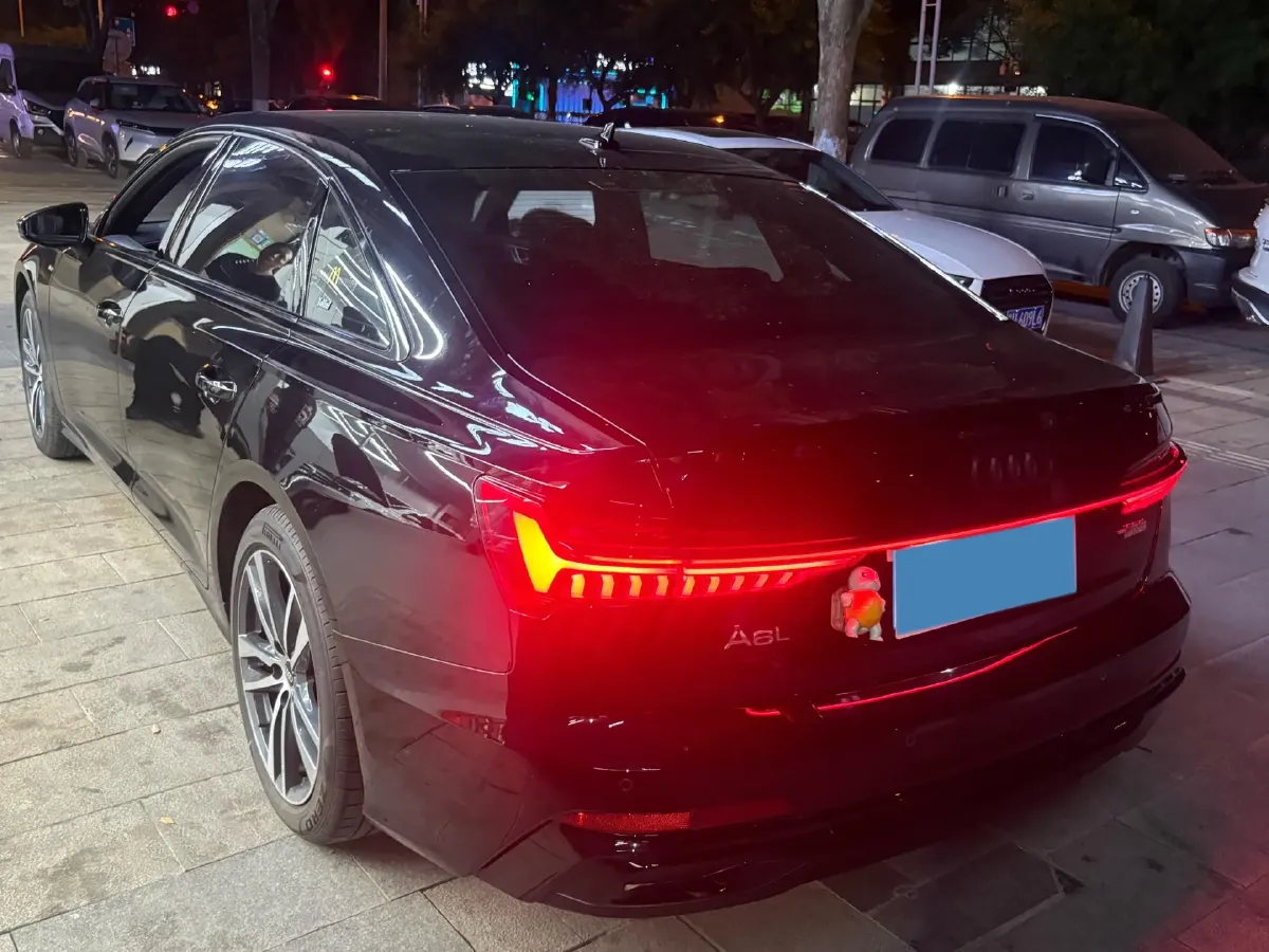 2023 Audi A6L 2.0T 190HP L4 7DCT,autocango,china used car exporter,china ev exporter,chinese used car exporter,chinese used ev exporter