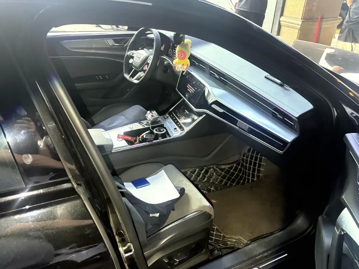 2023 Audi A6L 2.0T 190HP L4 7DCT,autocango,china used car exporter,china ev exporter,chinese used car exporter,chinese used ev exporter