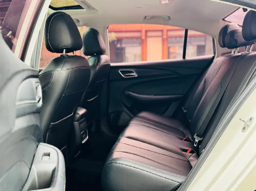 2019 Roewe i5 1.5L 120HP L4 CVT,autocango,china used car exporter,china ev exporter,chinese used car exporter,chinese used ev exporter