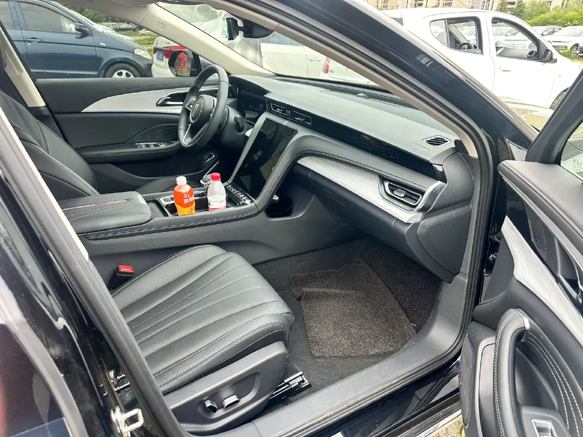 2025 HongQi H5 1.5T 169HP L4 1DHT Hybrid,autocango,china used car exporter,china ev exporter,chinese used car exporter,chinese used ev exporter