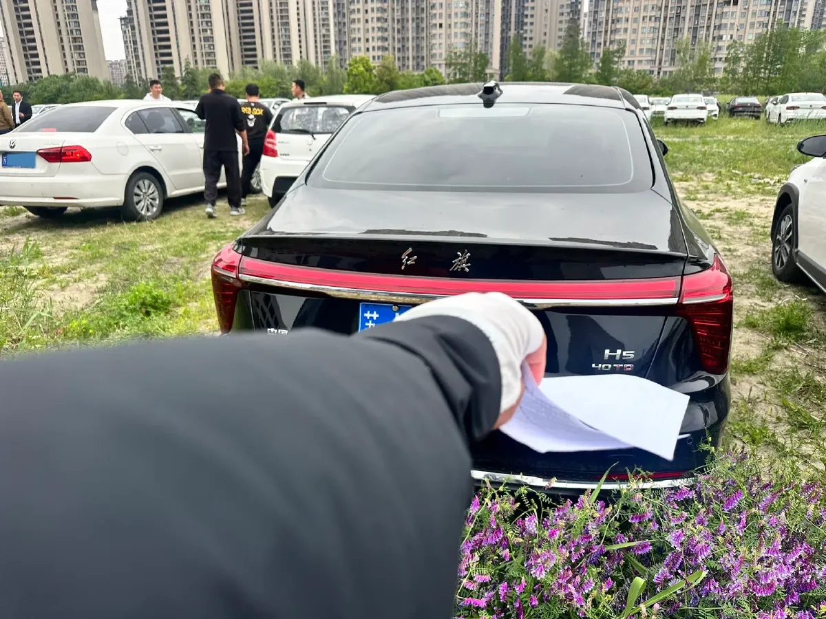 2025 HongQi H5 1.5T 169HP L4 1DHT Hybrid,autocango,china used car exporter,china ev exporter,chinese used car exporter,chinese used ev exporter
