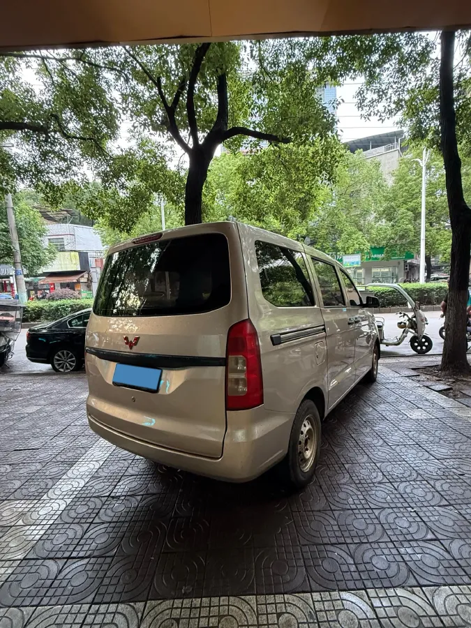 2019 WuLing HongGuang V 1.5L 99HP L4 6MT,autocango,china used car exporter,china ev exporter,chinese used car exporter,chinese used ev exporter
