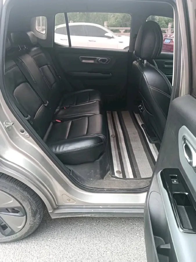 2024 Leapmotor C11 1.5L 95HP L4 REEV 43.74KWH,autocango,china used car exporter,china ev exporter,chinese used car exporter,chinese used ev exporter