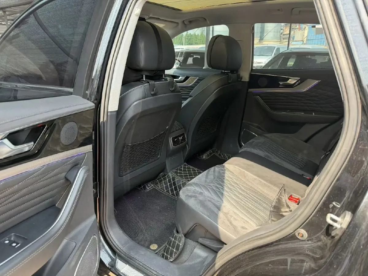 2022 HongQi HS5 2.0T 224HP L4 6AT,autocango,china used car exporter,china ev exporter,chinese used car exporter,chinese used ev exporter