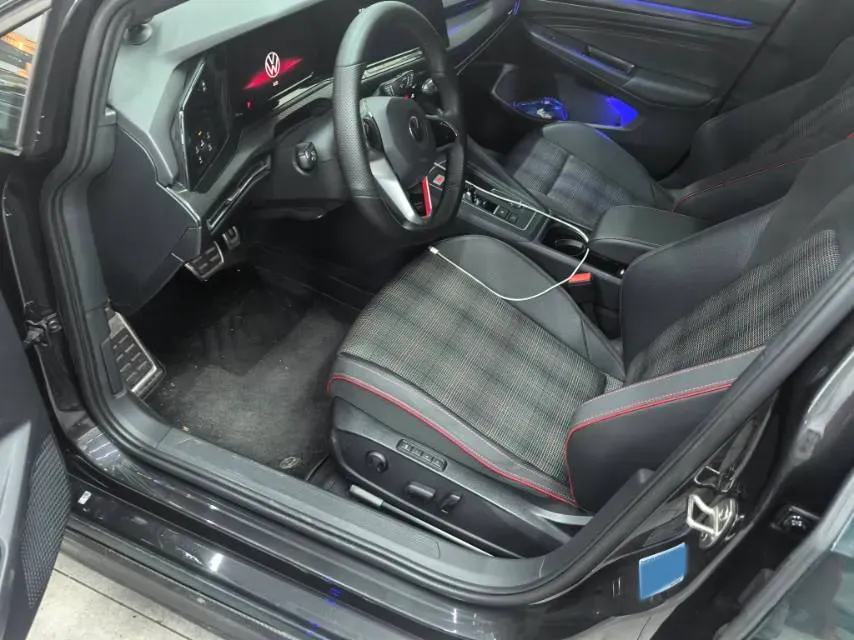 2021 Volkswagen GolfGTI 2.0T 220HP L4 7DCT,autocango,china used car exporter,china ev exporter,chinese used car exporter,chinese used ev exporter