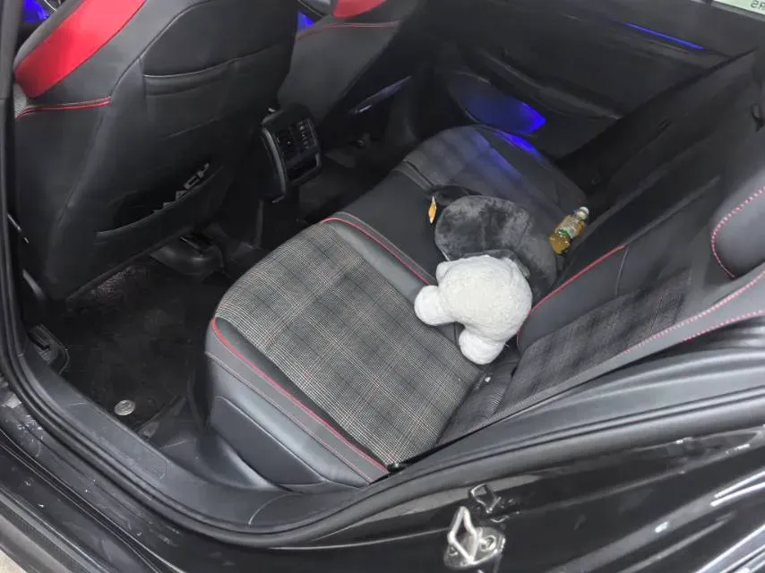 2021 Volkswagen GolfGTI 2.0T 220HP L4 7DCT,autocango,china used car exporter,china ev exporter,chinese used car exporter,chinese used ev exporter