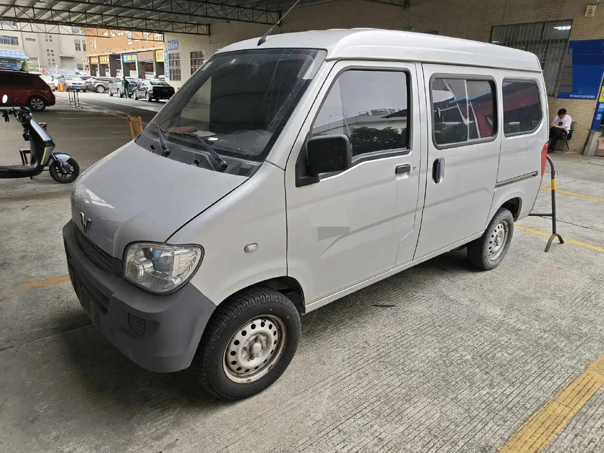 2020 WuLing ZhiGuang 1.2L 76HP L4 5MT,autocango,china used car exporter,china ev exporter,chinese used car exporter,chinese used ev exporter
