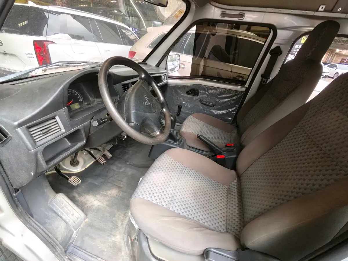 2020 WuLing ZhiGuang 1.2L 76HP L4 5MT,autocango,china used car exporter,china ev exporter,chinese used car exporter,chinese used ev exporter