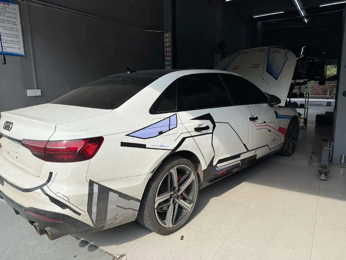 2024 Audi A4L 2.0T 190HP L4 7DCT,autocango,china used car exporter,china ev exporter,chinese used car exporter,chinese used ev exporter