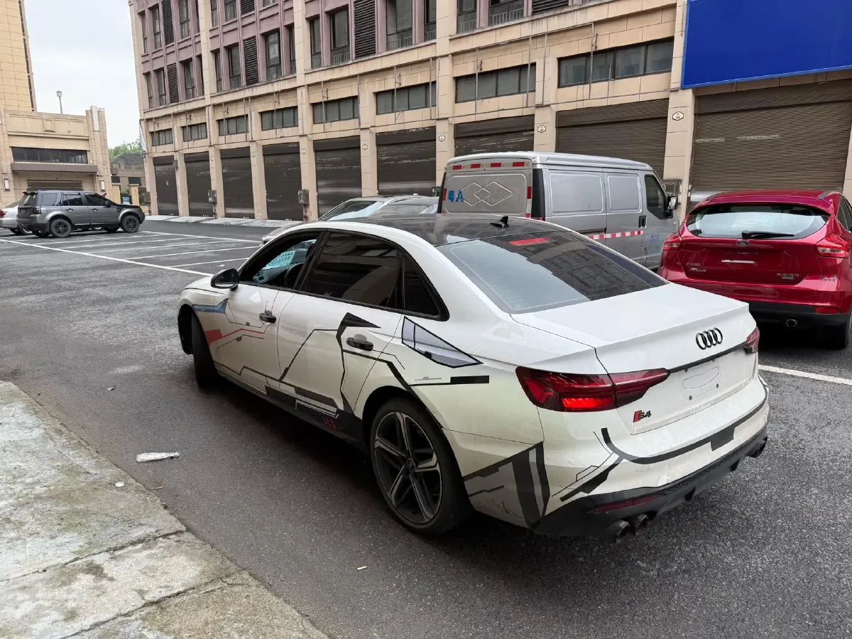 2024 Audi A4L 2.0T 190HP L4 7DCT,autocango,china used car exporter,china ev exporter,chinese used car exporter,chinese used ev exporter