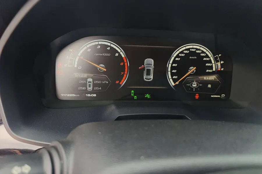 2017 WEY VV7 2.0T 234HP L4 7DCT,autocango,china used car exporter,china ev exporter,chinese used car exporter,chinese used ev exporter