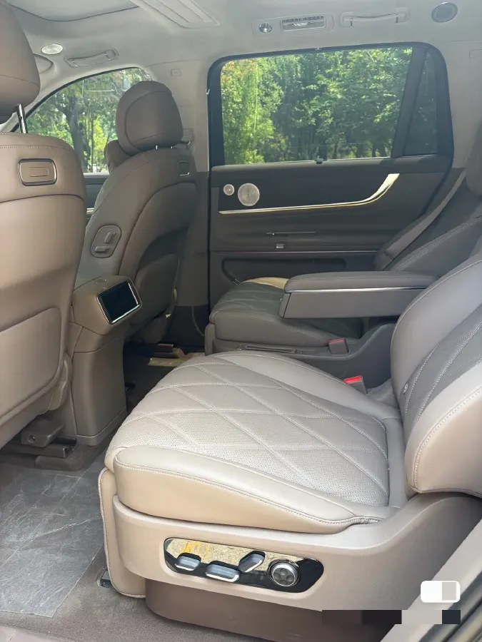 2025 AITO AITO M9 REEV 160HP REEV,autocango,china used car exporter,china ev exporter,chinese used car exporter,chinese used ev exporter
