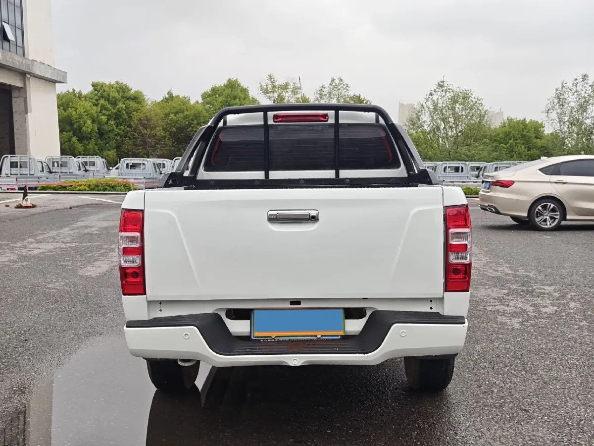 2018 Isuzu RE-MAX Jim 2.8T 116HP L4 5MT,autocango,china used car exporter,china ev exporter,chinese used car exporter,chinese used ev exporter