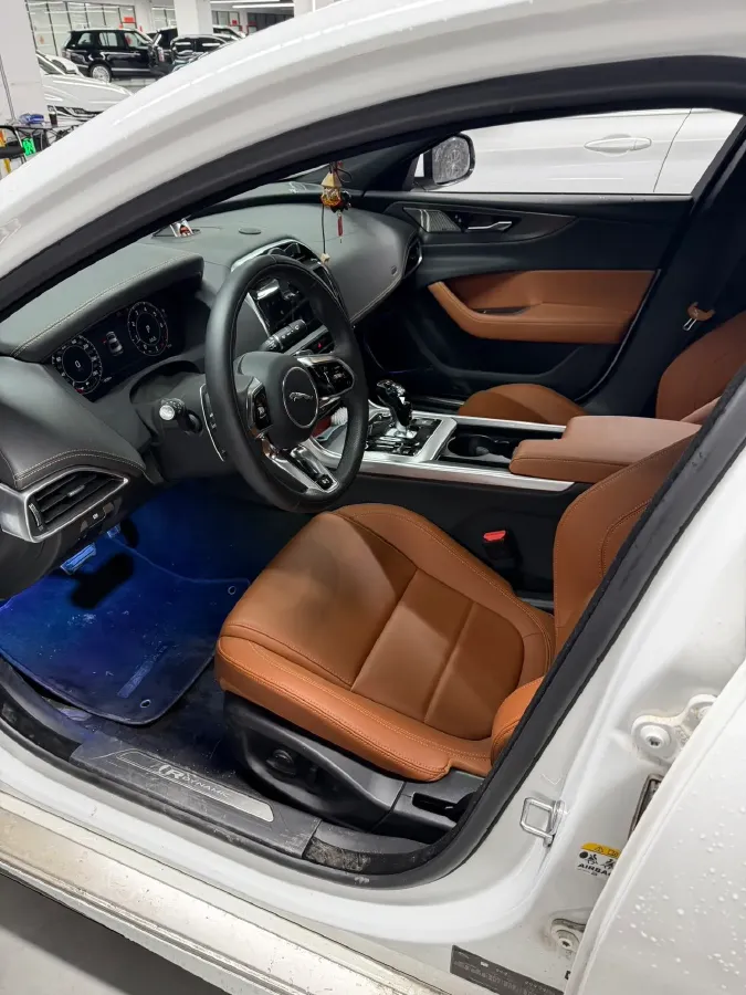 2024 Jaguar XEL 2.0T 250HP L4 8AT,autocango,china used car exporter,china ev exporter,chinese used car exporter,chinese used ev exporter