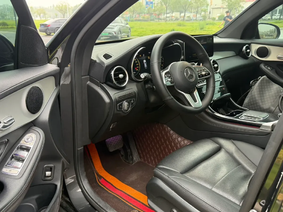 2020 Mercedes-Benz GLC Coupe 2.0T 197HP L4 9AT,autocango,china used car exporter,china ev exporter,chinese used car exporter,chinese used ev exporter