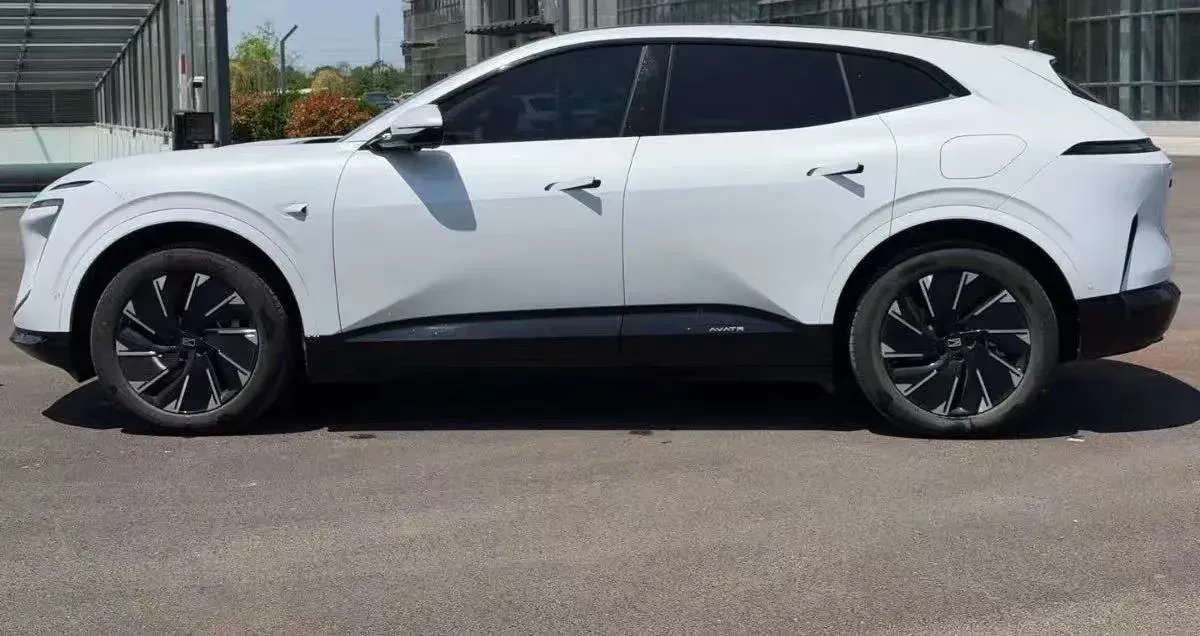 2024 Avatr 07 BEV 82.16KWH,autocango,china used car exporter,china ev exporter,chinese used car exporter,chinese used ev exporter