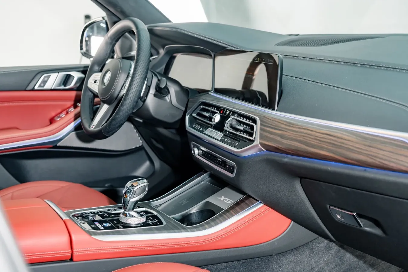 2022 BMW X5 3.0T 333HP L6 8AT,autocango,china used car exporter,china ev exporter,chinese used car exporter,chinese used ev exporter