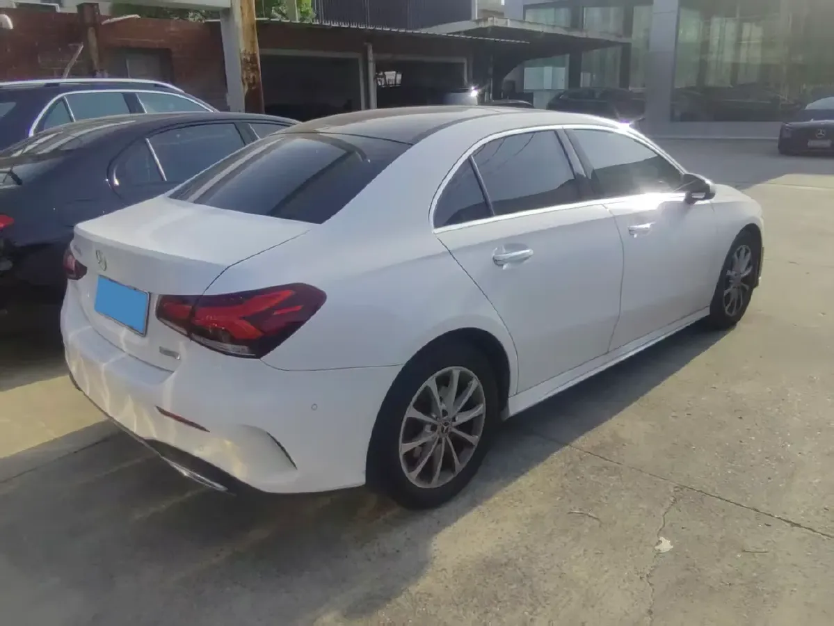 2021 Mercedes-Benz A Class 1.3T 163HP L4 7DCT,autocango,china used car exporter,china ev exporter,chinese used car exporter,chinese used ev exporter