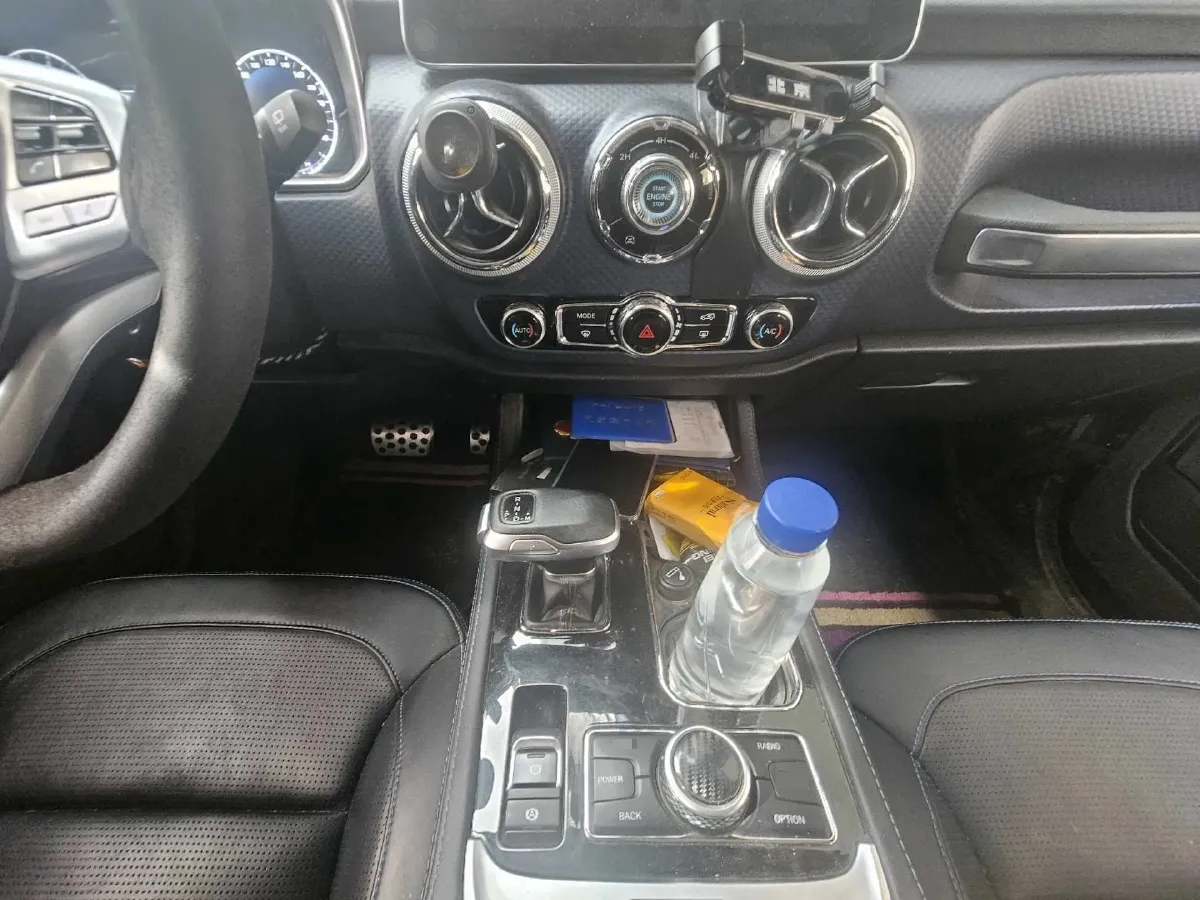2021 Beijing BJ40 2.0T 163HP L4 8AT,autocango,china used car exporter,china ev exporter,chinese used car exporter,chinese used ev exporter