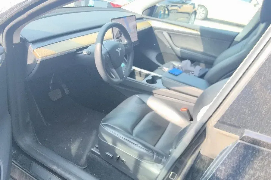 2022 Tesla Model Y BEV 60KWH,autocango,china used car exporter,china ev exporter,chinese used car exporter,chinese used ev exporter