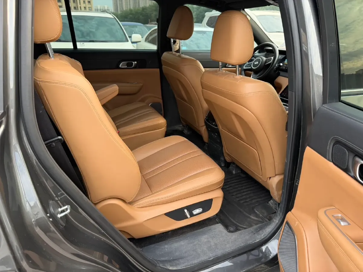 2020 Li ONE Range Extended 131HP REEV 40.5KWH,autocango,china used car exporter,china ev exporter,chinese used car exporter,chinese used ev exporter