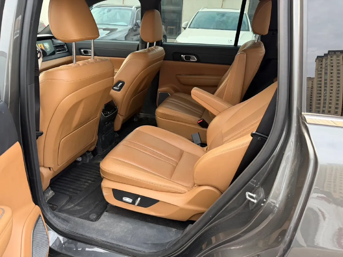 2020 Li ONE Range Extended 131HP REEV 40.5KWH,autocango,china used car exporter,china ev exporter,chinese used car exporter,chinese used ev exporter