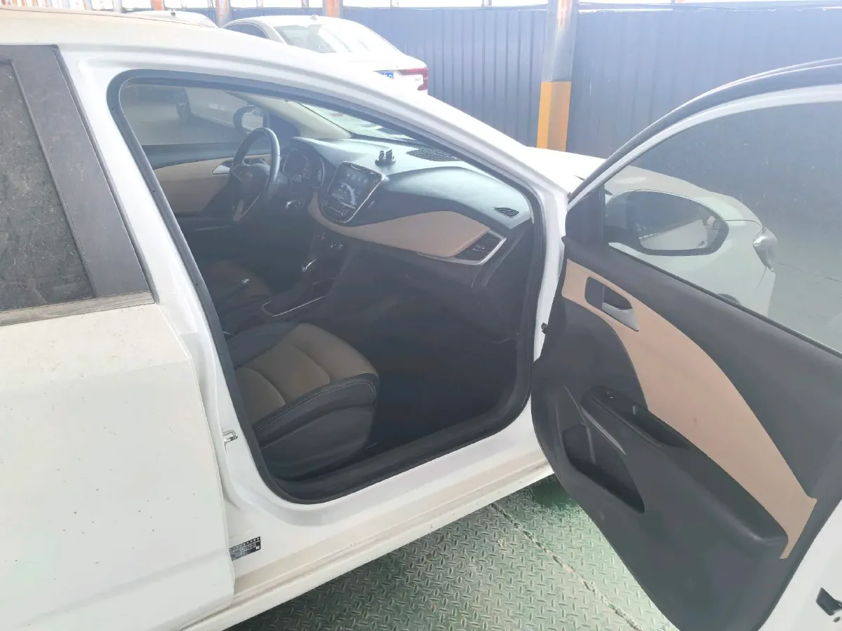 2022 Chevrolet Monza 1.5L 113HP L4 6AT,autocango,china used car exporter,china ev exporter,chinese used car exporter,chinese used ev exporter