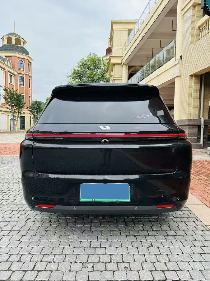 2023 Li L8 Range Extended 154HP REEV 40.9KWH,autocango,china used car exporter,china ev exporter,chinese used car exporter,chinese used ev exporter