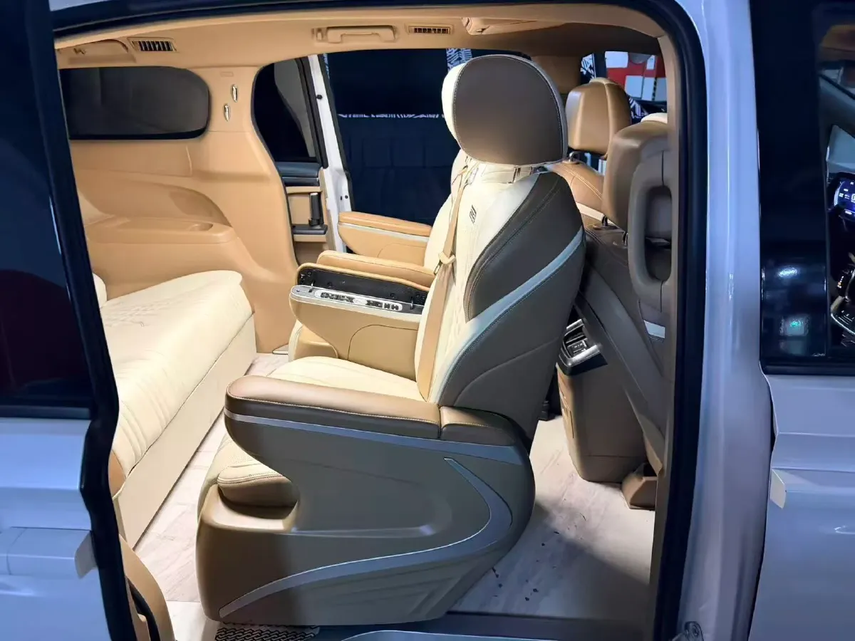 2021 Buick GL8 2.0T 237HP L4 9AT,autocango,china used car exporter,china ev exporter,chinese used car exporter,chinese used ev exporter