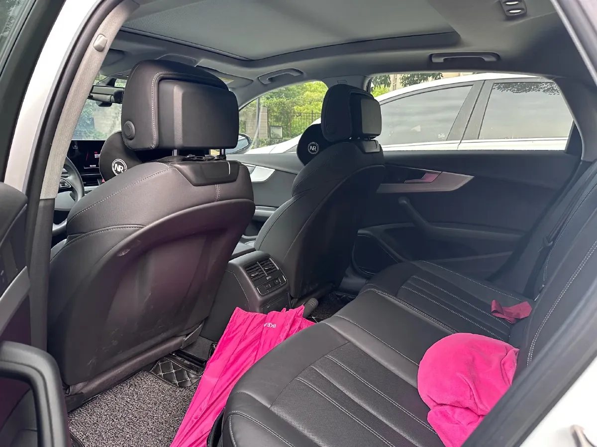 2020 Audi A4L 2.0T 190HP L4 7DCT,autocango,china used car exporter,china ev exporter,chinese used car exporter,chinese used ev exporter