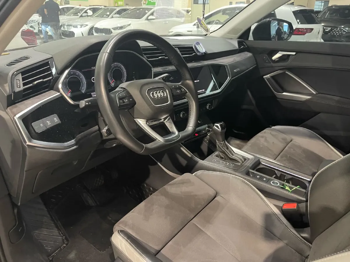 2023 Audi Q3 1.4T 150HP L4 7DCT,autocango,china used car exporter,china ev exporter,chinese used car exporter,chinese used ev exporter