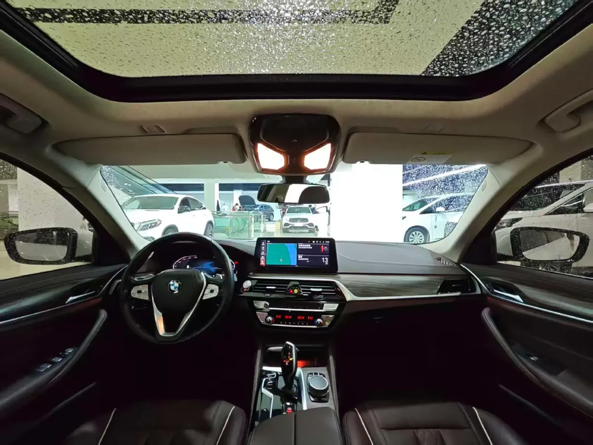 2021 BMW 5 Series 2.0T 252HP L4 8AT,autocango,china used car exporter,china ev exporter,chinese used car exporter,chinese used ev exporter
