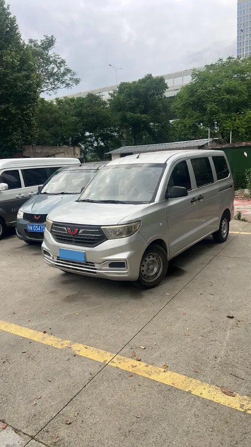 2019 WuLing HongGuang V 1.5L 99HP L4 6MT,autocango,china used car exporter,china ev exporter,chinese used car exporter,chinese used ev exporter