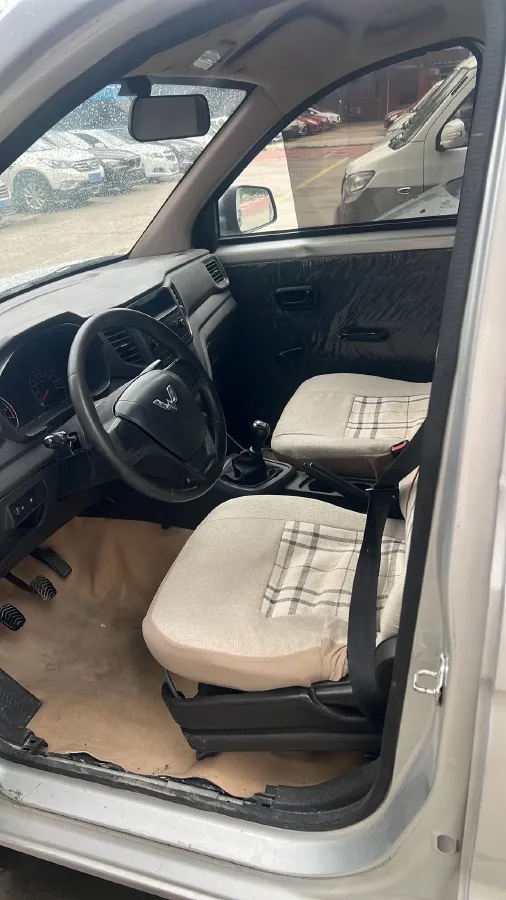 2019 WuLing HongGuang V 1.5L 99HP L4 6MT,autocango,china used car exporter,china ev exporter,chinese used car exporter,chinese used ev exporter