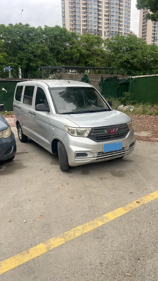 2019 WuLing HongGuang V 1.5L 99HP L4 6MT,autocango,china used car exporter,china ev exporter,chinese used car exporter,chinese used ev exporter