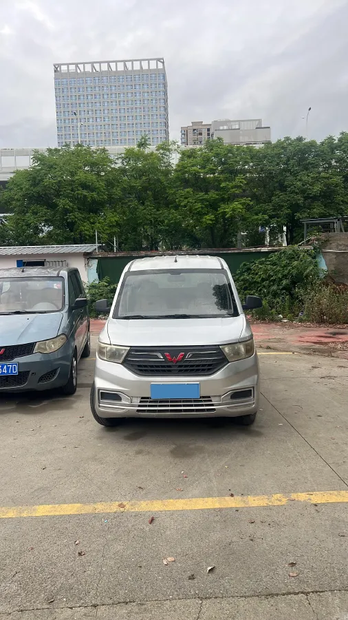 2019 WuLing HongGuang V 1.5L 99HP L4 6MT,autocango,china used car exporter,china ev exporter,chinese used car exporter,chinese used ev exporter