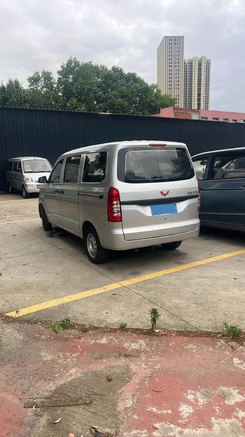 2019 WuLing HongGuang V 1.5L 99HP L4 6MT,autocango,china used car exporter,china ev exporter,chinese used car exporter,chinese used ev exporter