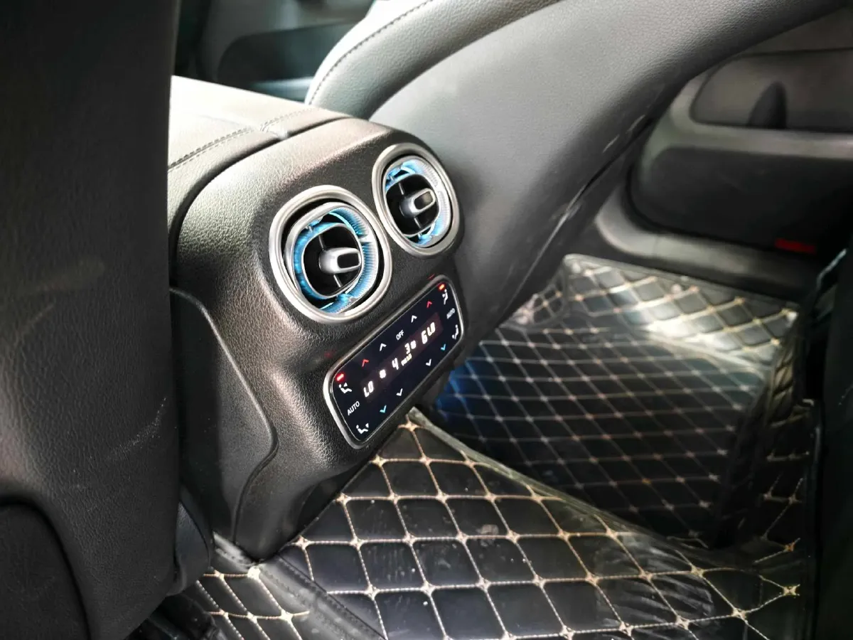 2023 Mercedes-Benz GLC Class 2.0T 258HP L4 9AT,autocango,china used car exporter,china ev exporter,chinese used car exporter,chinese used ev exporter