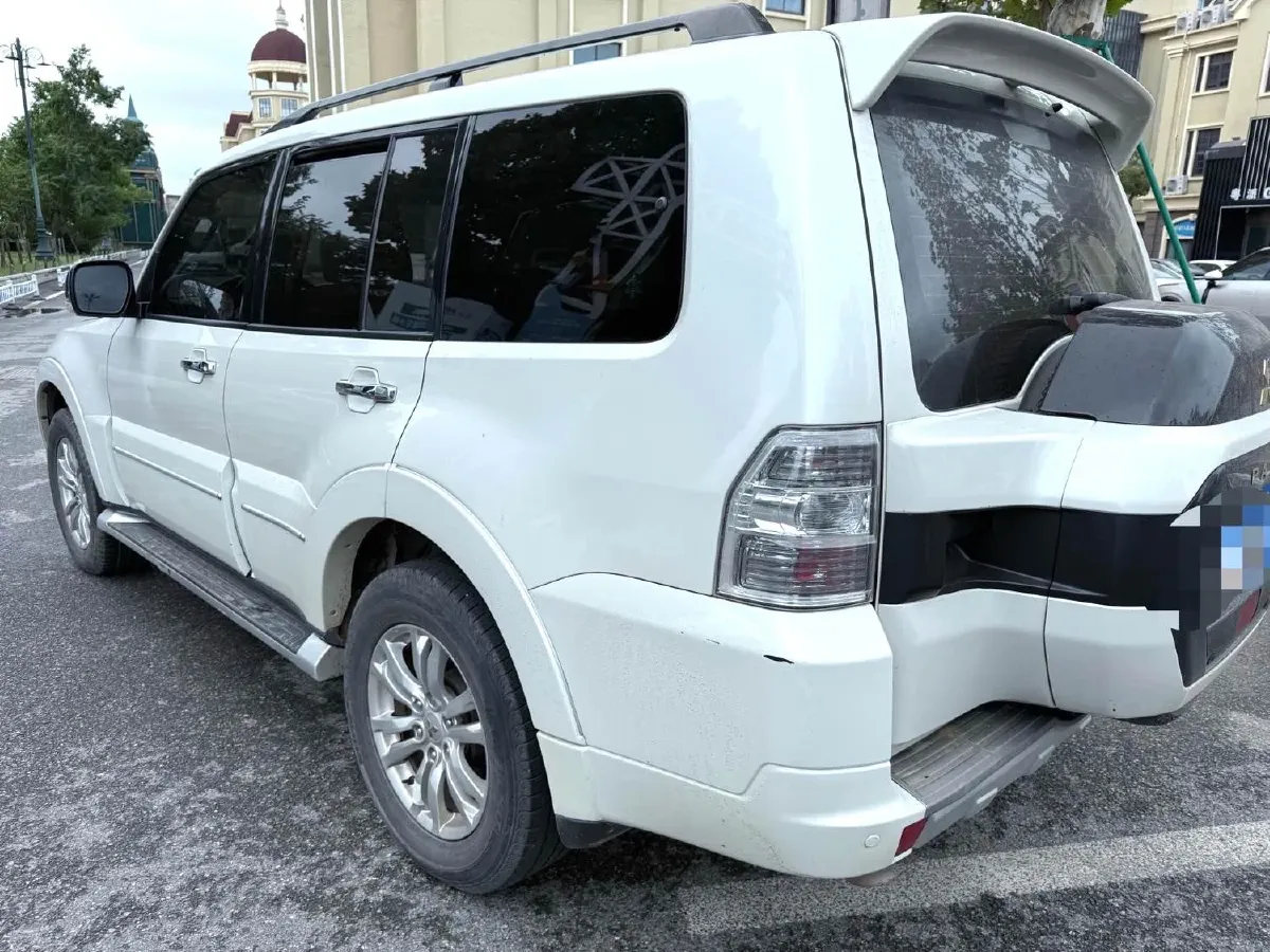 2018 Mitsubishi Pajero 3.0L 174HP V6 5AT,autocango,china used car exporter,china ev exporter,chinese used car exporter,chinese used ev exporter